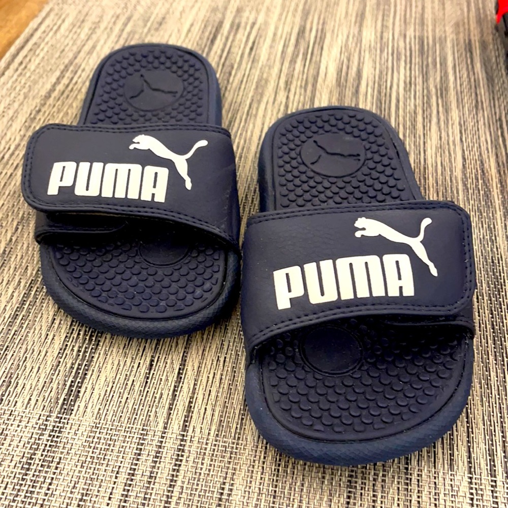 Navy Blue PUMA boys Velcro Slides